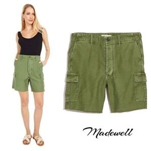 Madewell Cut-Off Cargo Shorts Pockets in Green Utility A0222 Sz 30 button fly
